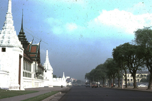 ����Ҫ���Թ�͡ &nbsp; (-)