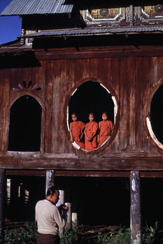 สงวนลิขสิทธิ์โดย</strong> ห้องสมุด ศ.ม.จ.สุภัทรดิศ ดิศกุล