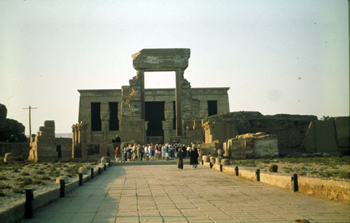 สงวนลิขสิทธิ์โดย</strong> ห้องสมุด ศ.ม.จ.สุภัทรดิศ ดิศกุล