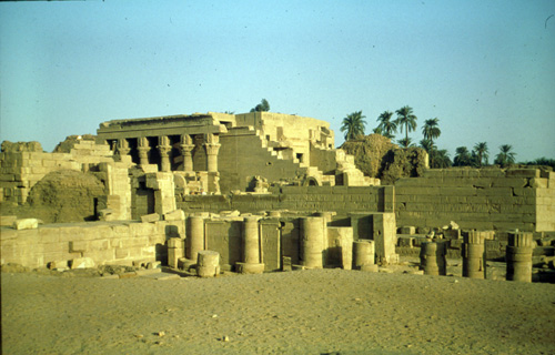 สงวนลิขสิทธิ์โดย</strong> ห้องสมุด ศ.ม.จ.สุภัทรดิศ ดิศกุล