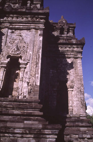 สงวนลิขสิทธิ์โดย</strong> ห้องสมุด ศ.ม.จ.สุภัทรดิศ ดิศกุล