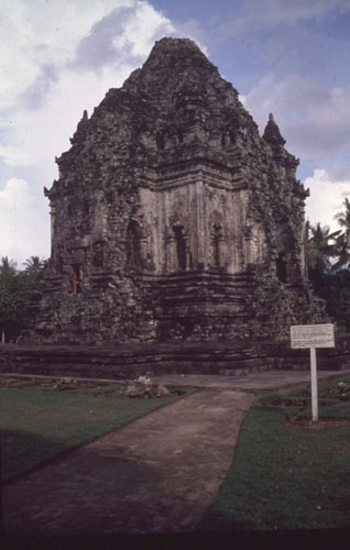 สงวนลิขสิทธิ์โดย</strong> ห้องสมุด ศ.ม.จ.สุภัทรดิศ ดิศกุล