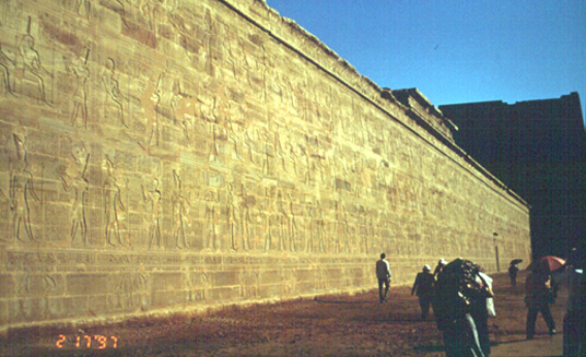 สงวนลิขสิทธิ์โดย</strong> ห้องสมุด ศ.ม.จ.สุภัทรดิศ ดิศกุล